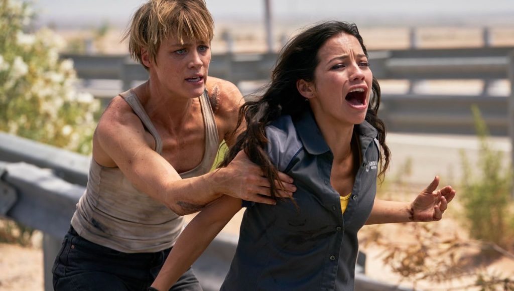 Dani (Natalie Reyes) and Grace (Mackenzie Davis) in Terminator: Dark Fate.
